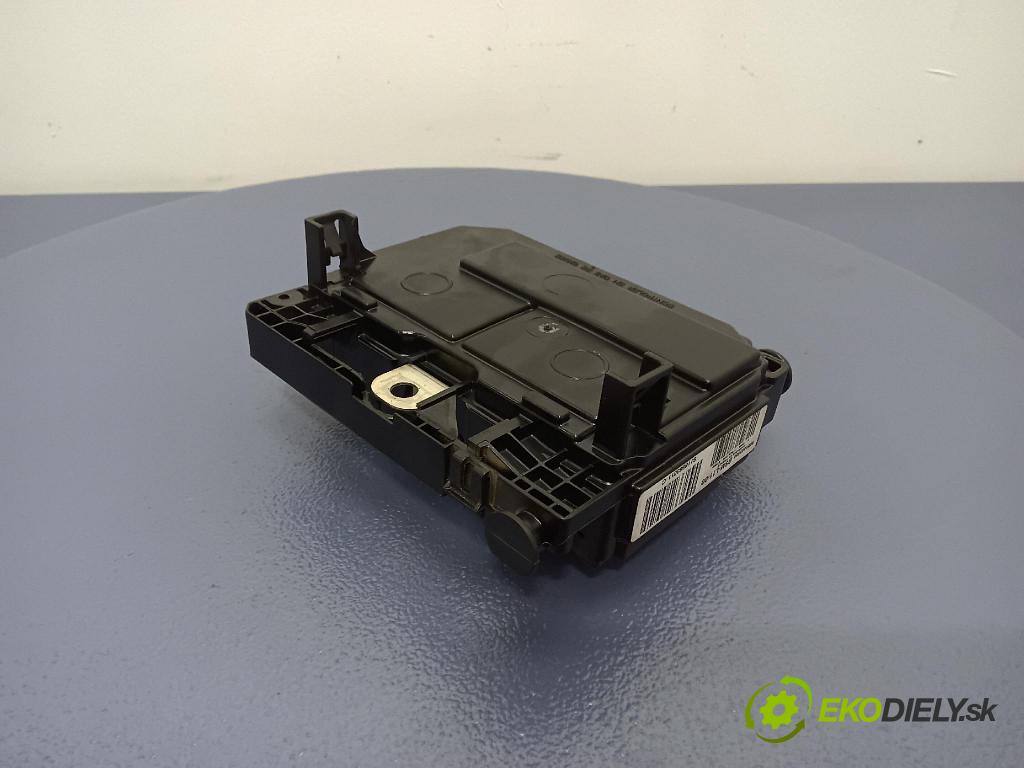 Citroen C5 2005 skříňka Pojistky 9661682980