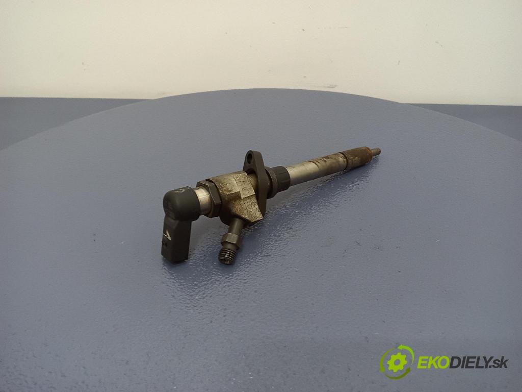 Citroen C5 2005 vstřikovač 9657144580
