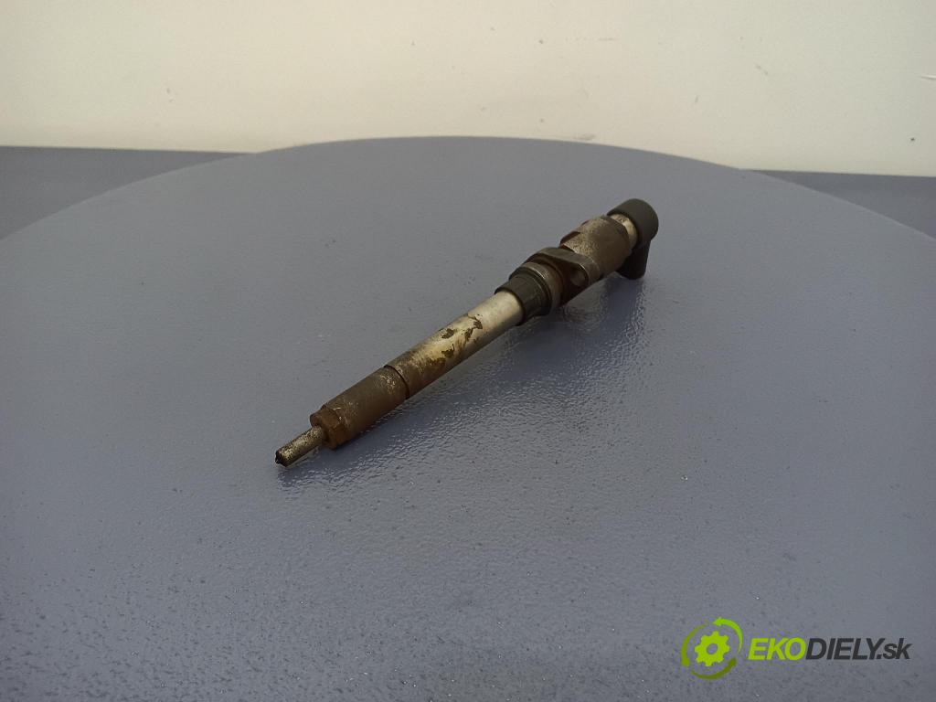 Citroen C5 2005 vstřikovač 9657144580