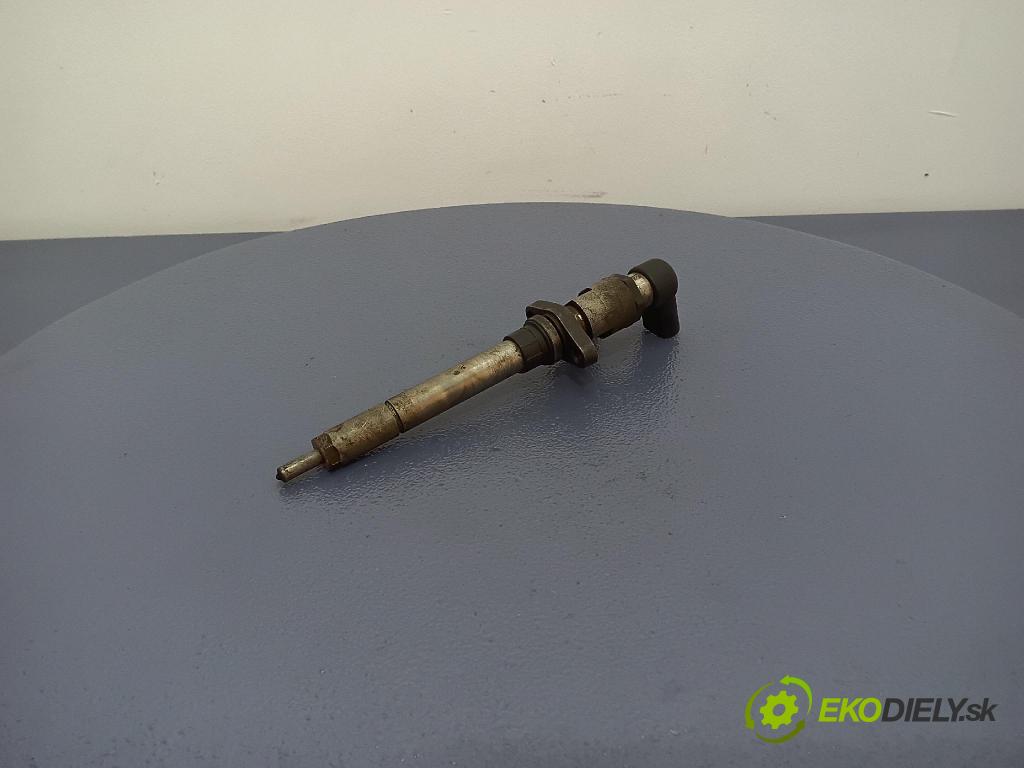 Citroen C5 2005 vstřikovač 9657144580