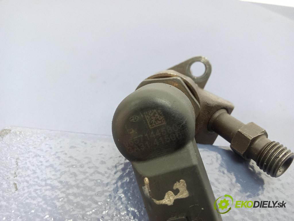 Citroen C5 2005 vstřikovač 9657144580