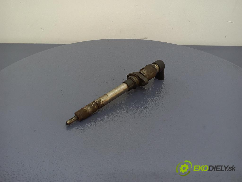 Citroen C5 2005 vstřikovač 9657144580