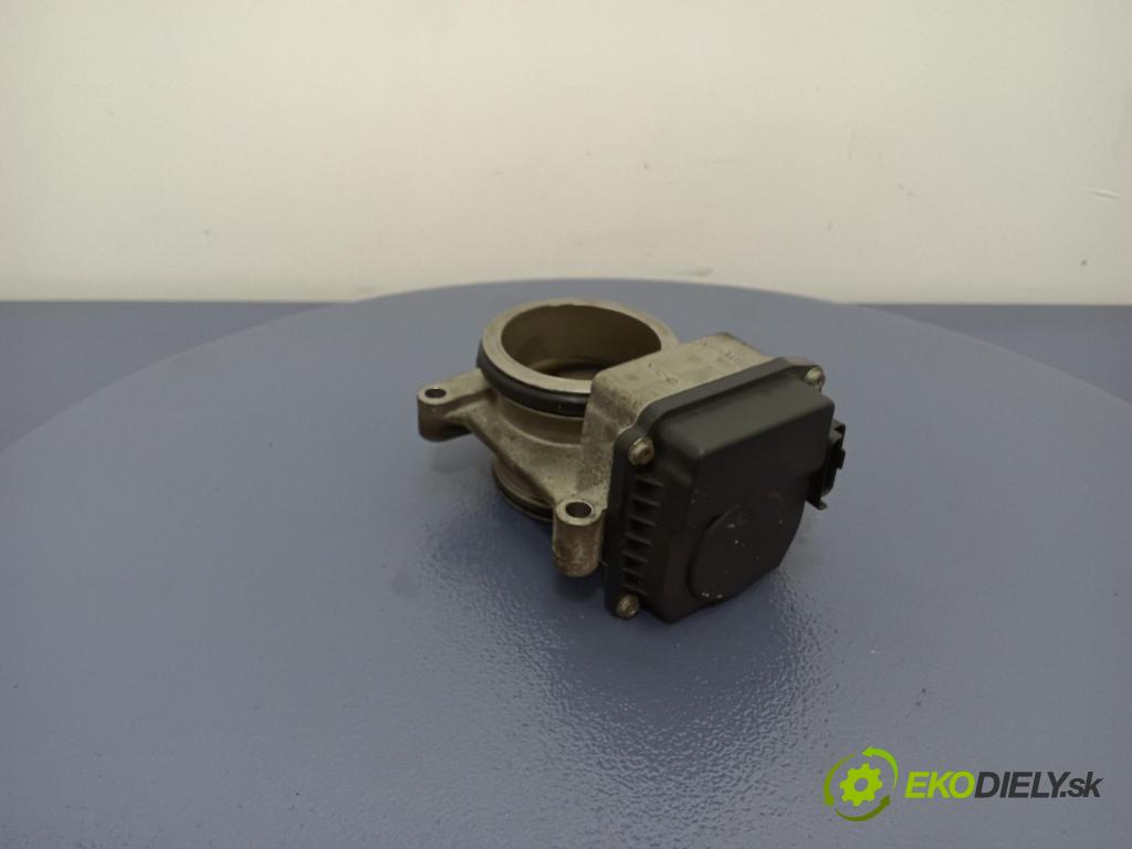 Volkswagen Bora 2001 škrticí klapka 036133062A