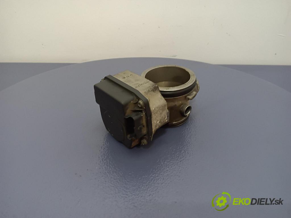 Volkswagen Bora 2001 škrticí klapka 036133062A