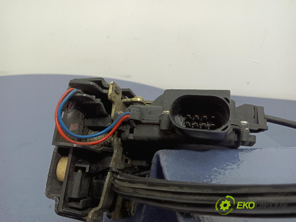 Volkswagen Bora 2001 zámok dvere Predné Vľavo: 01