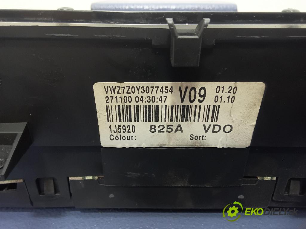 Volkswagen Bora 2001 Přístrojová deska 1J5920825A