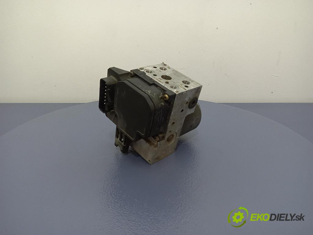 Volkswagen Passat 2000 čerpadlo ABS x 8E0614111T