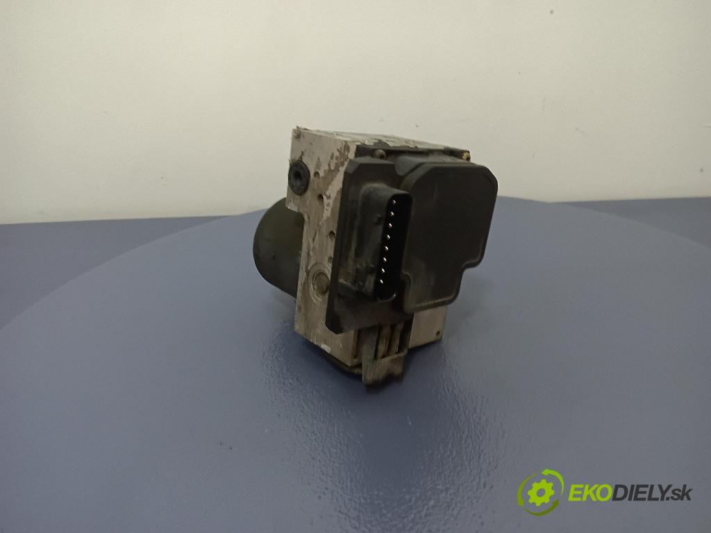 Volkswagen Passat 2000 čerpadlo ABS x 8E0614111T