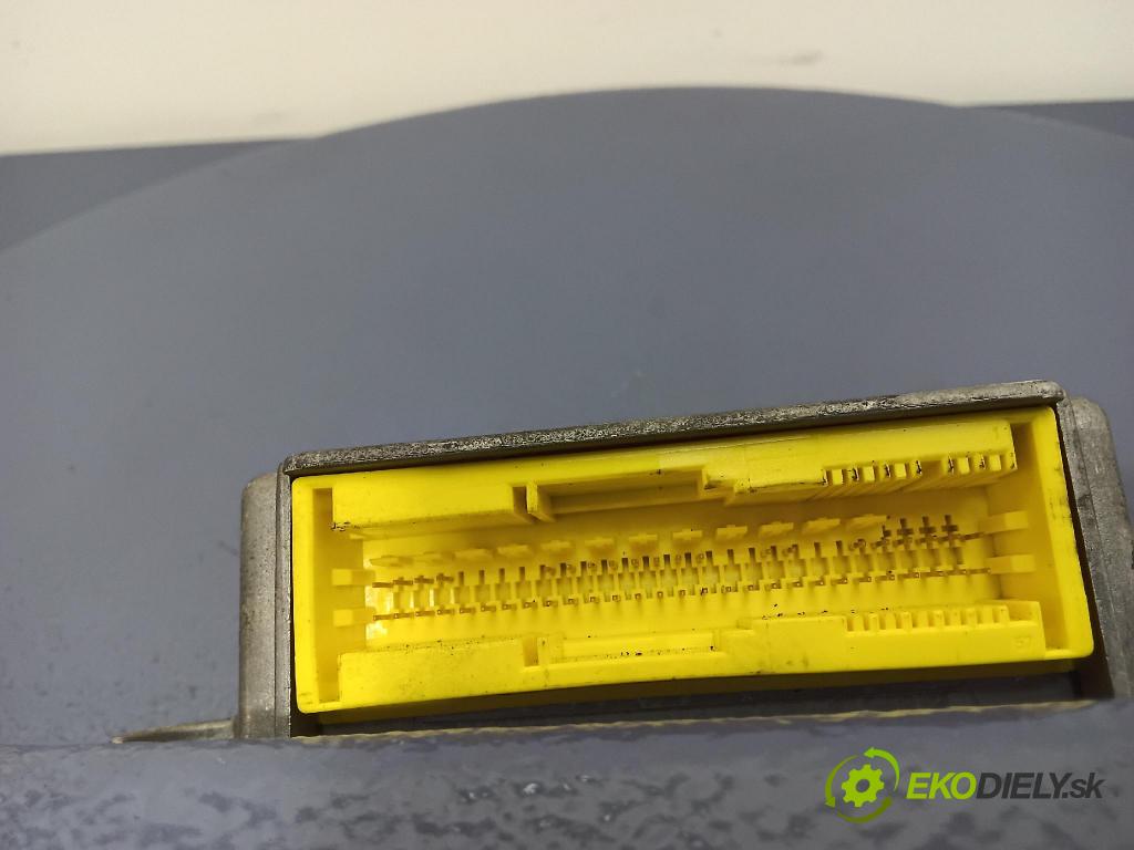 Audi A4 2000 řídící jednotka SRS x 8D0959655J