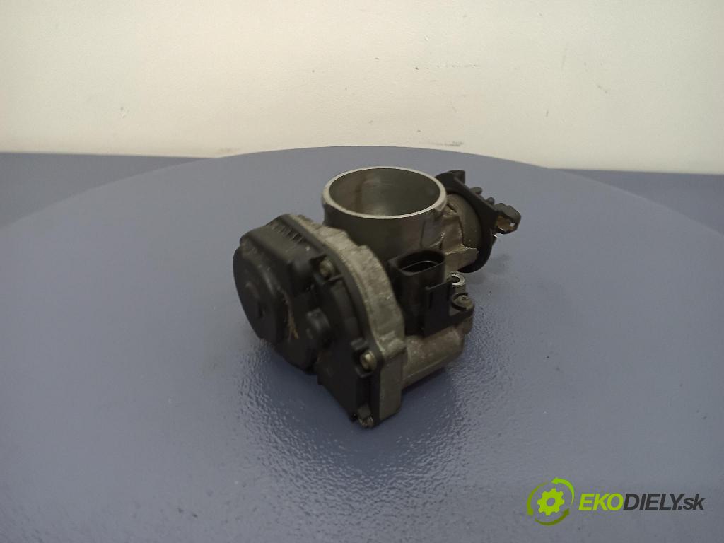 Audi A6 1999 škrticí klapka 058133063Q