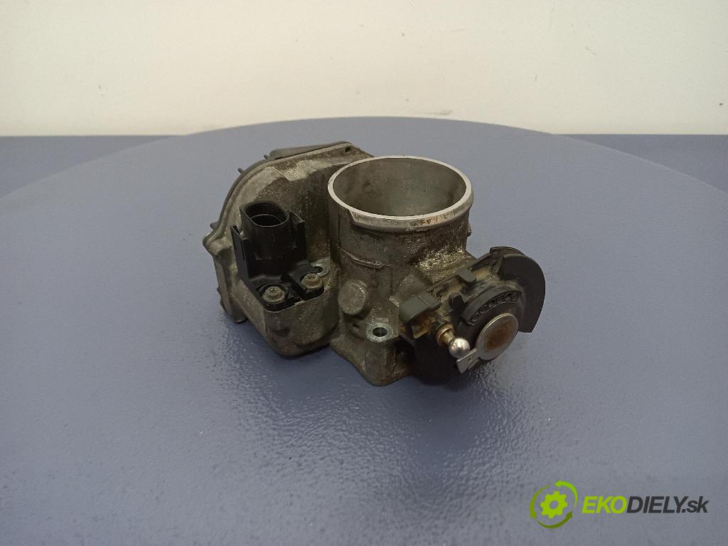 Audi A6 1999 škrticí klapka 058133063Q