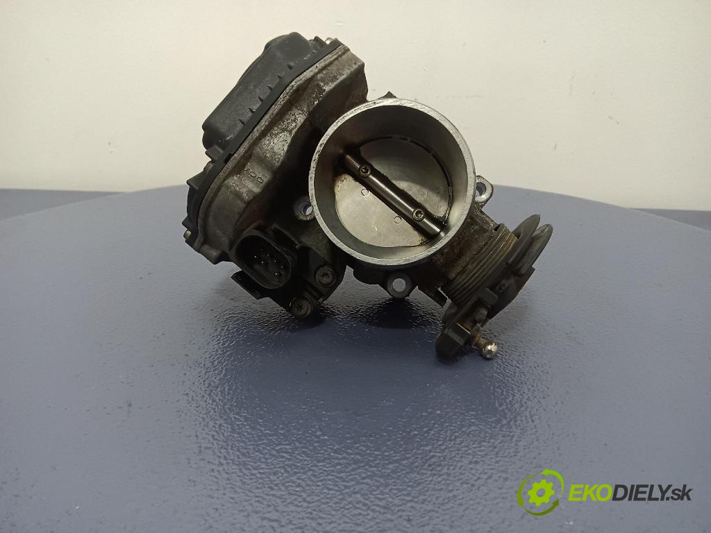 Audi A6 1999 škrticí klapka 058133063Q
