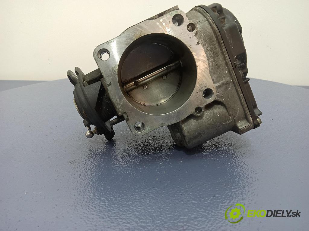 Audi A6 1999 škrticí klapka 058133063Q