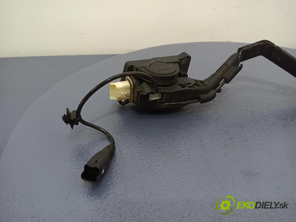 Peugeot 407 sw 2006 pedal Plyn: 9650341780