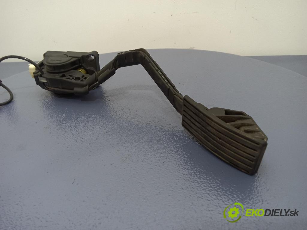 Peugeot 407 sw 2006 pedal Plyn: 9650341780