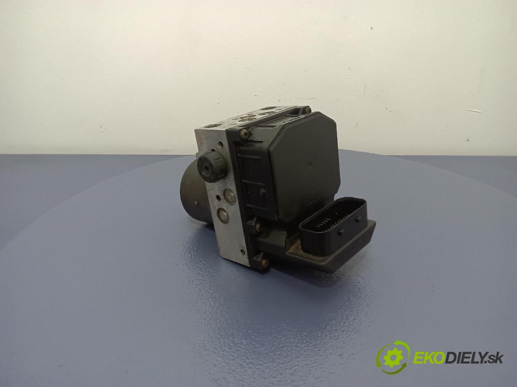 Volkswagen Passat 2004 čerpadlo ABS x 4B0614517G