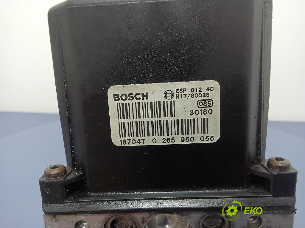 Volkswagen Passat 2004 čerpadlo ABS x 4B0614517G