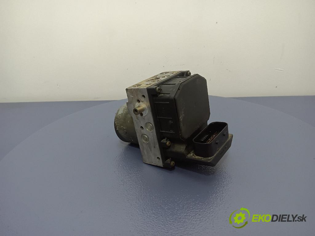 Volkswagen Passat 2004 čerpadlo ABS x 4B0614517G