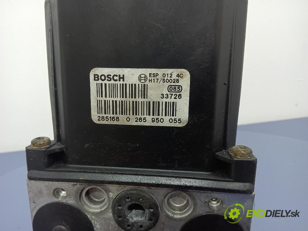 Volkswagen Passat 2004 čerpadlo ABS x 4B0614517G