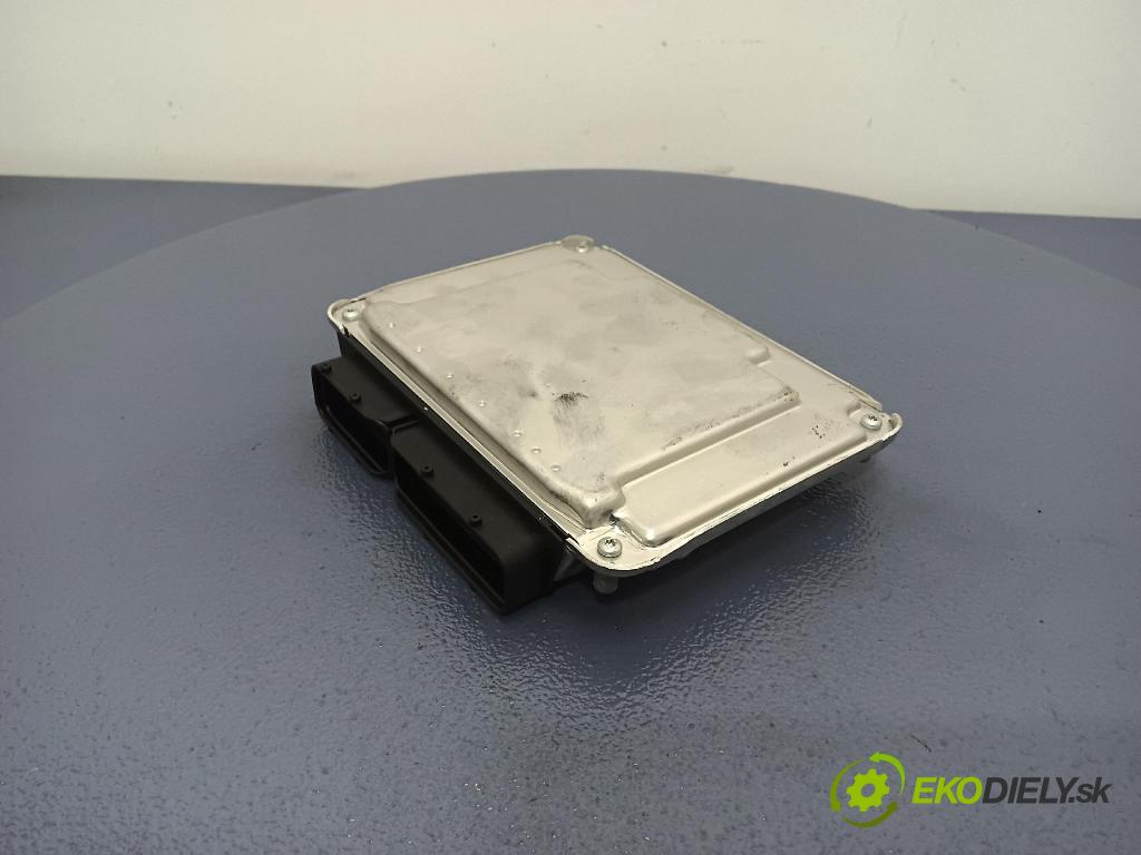Volkswagen Passat 2003 řídící jednotka Motor: 038906019KD