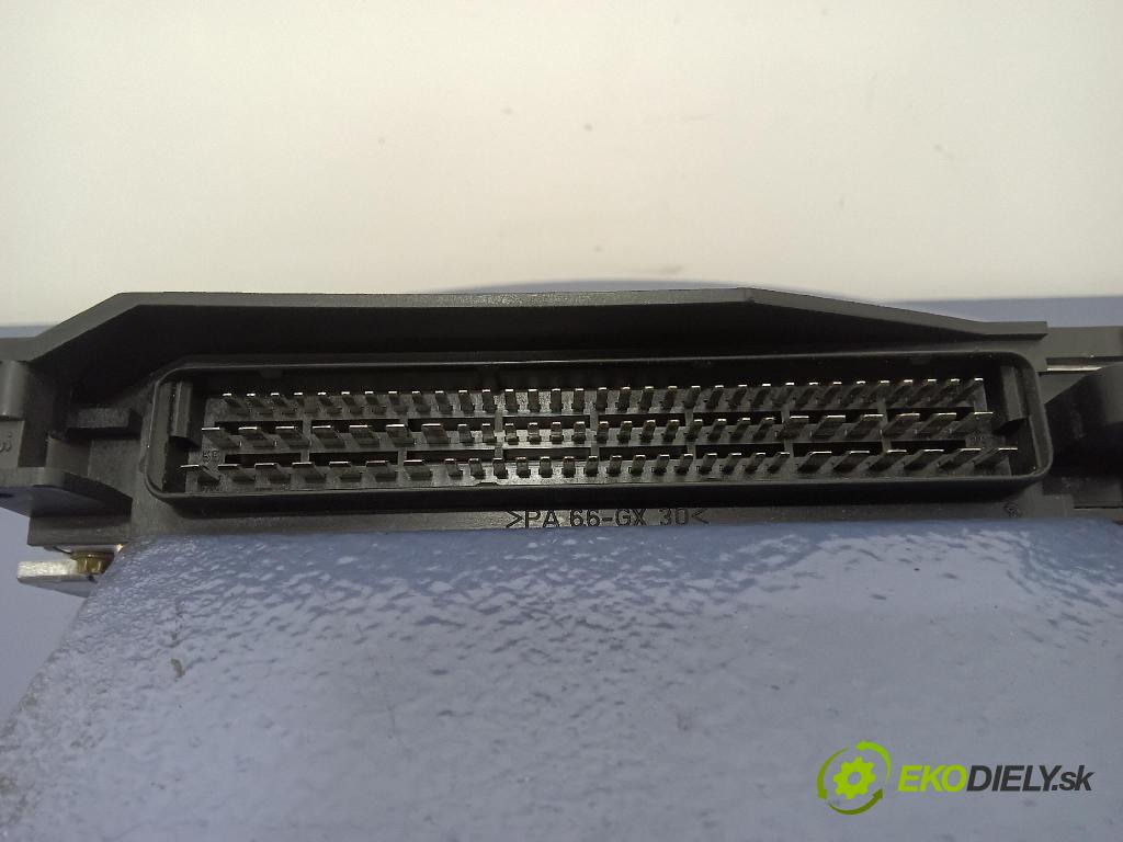 Bmw Seria 5 0 riadiaca jednotka Motor: 1429861