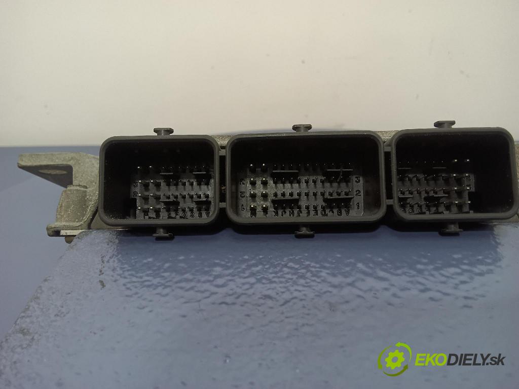 Citroen C5 2003 riadiaca jednotka Motor: 9646345080