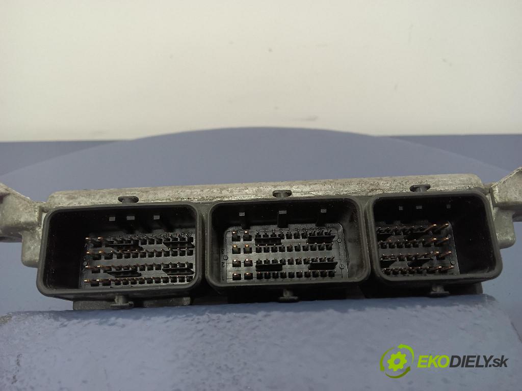 Citroen C8 2005 riadiaca jednotka Motor: 0261207545