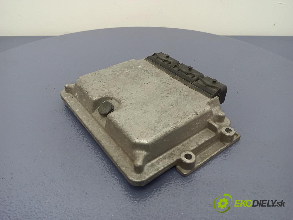 Citroen C8 2005 riadiaca jednotka Motor: 0261207545