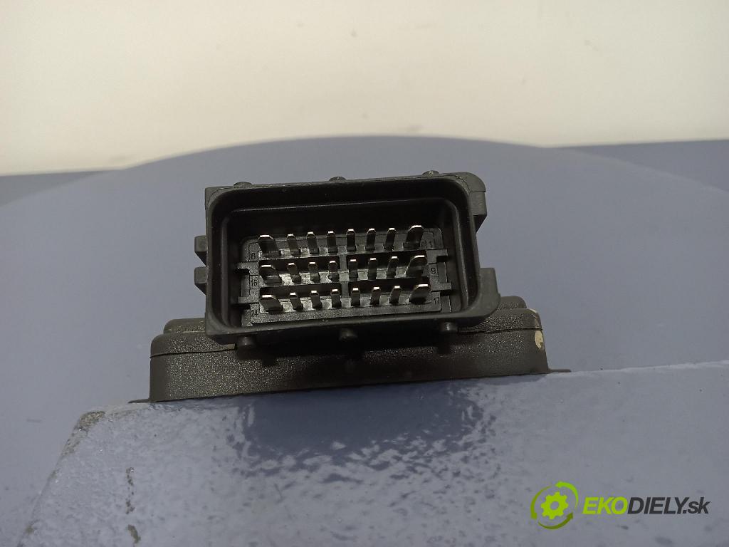 Toyota Corolla 2000 riadiaca jednotka 10R-0511512