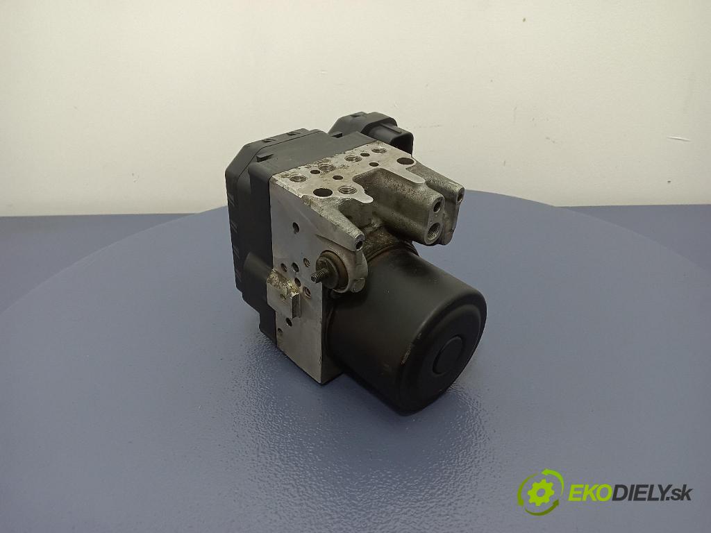 Toyota Rav4 2004 čerpadlo ABS x 44540-42020