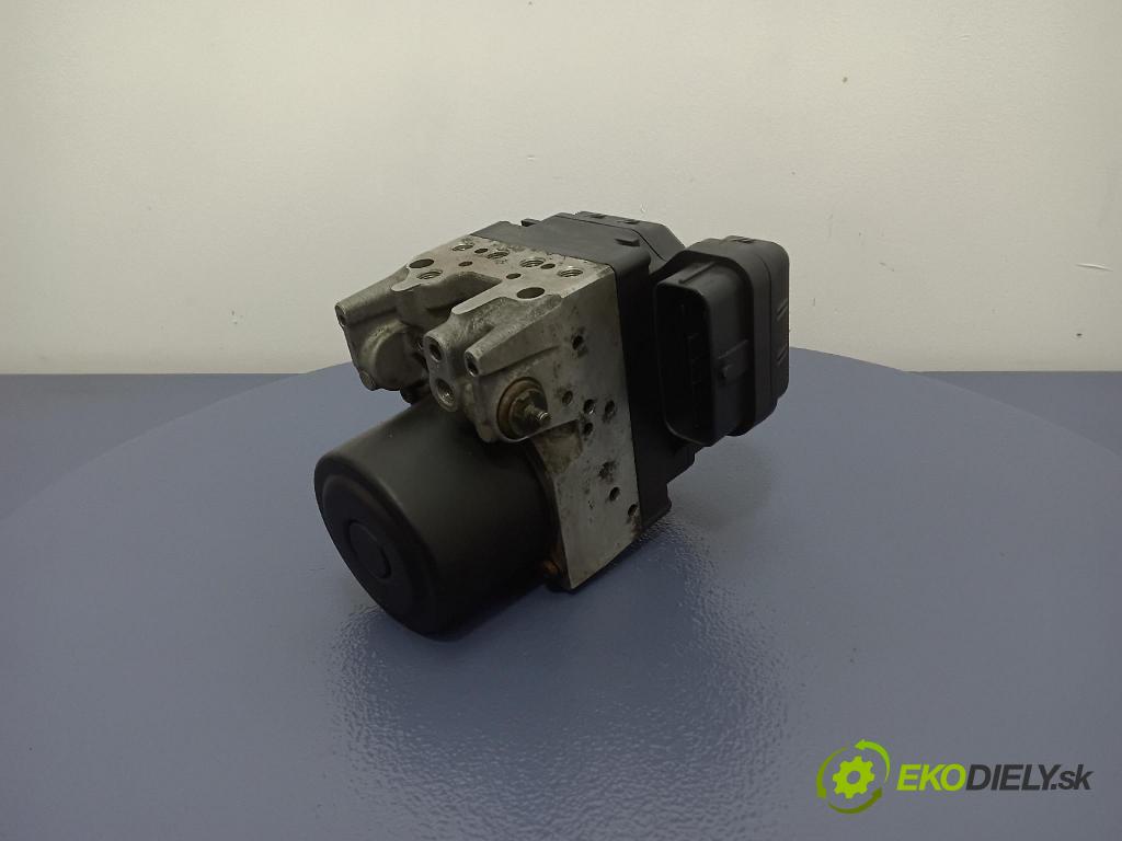 Toyota Rav4 2004 čerpadlo ABS x 44540-42020