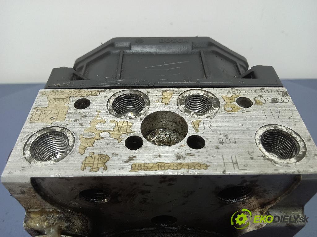 Volkswagen Passat 2004 čerpadlo ABS x 4B0614517G
