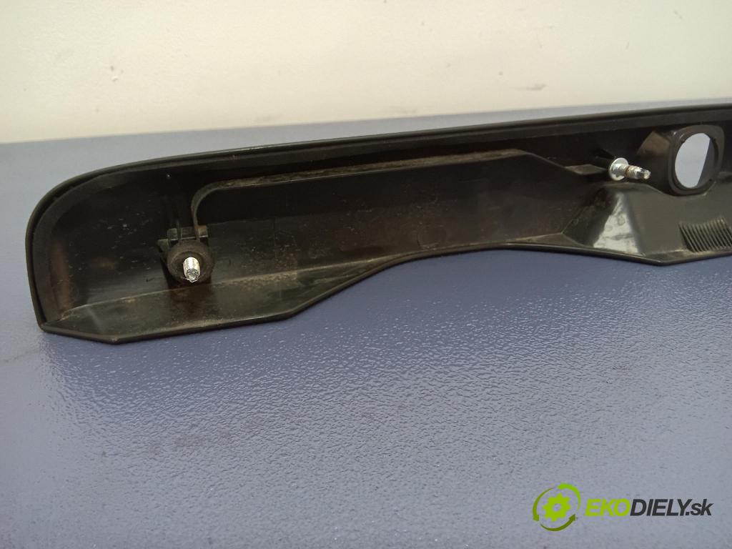 Suzuki Ignis 2003 zaslepka: Zad: 83940-86G0