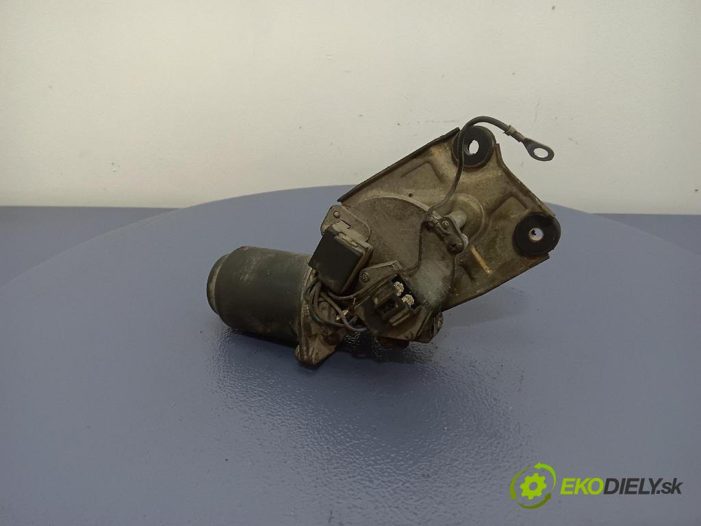 Suzuki Ignis 2003 mechanismus motorek Stěrače: před 01
