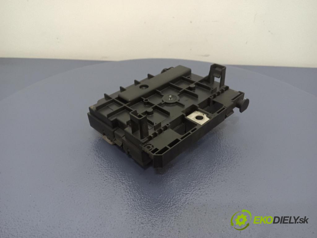 Peugeot 307 2008 skříňka Pojistky 9664055780