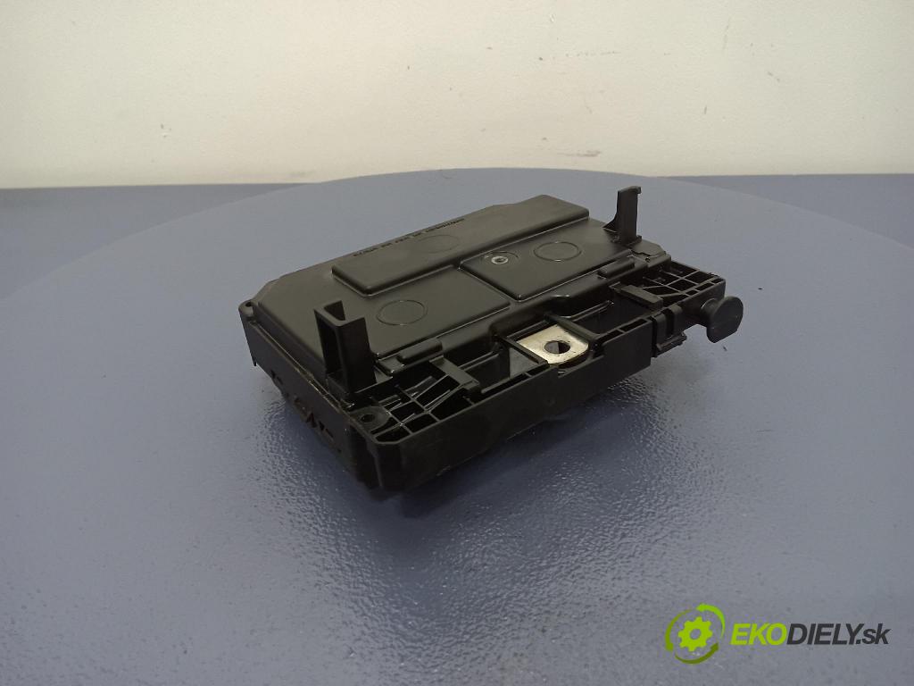 Citroen C4 2005 skříňka Pojistky S118983004Q