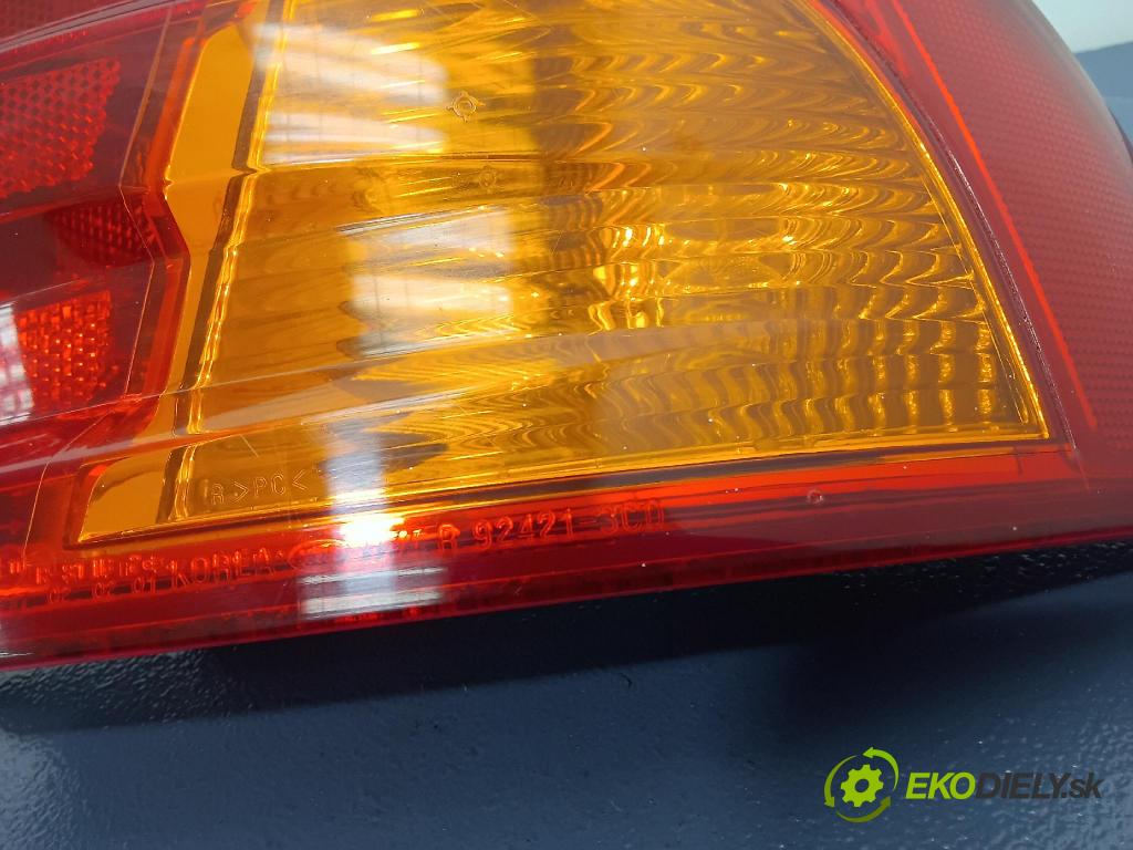 Kia Magentis 2001 světlo Zad: Práva: Mimo: 92421-3C0