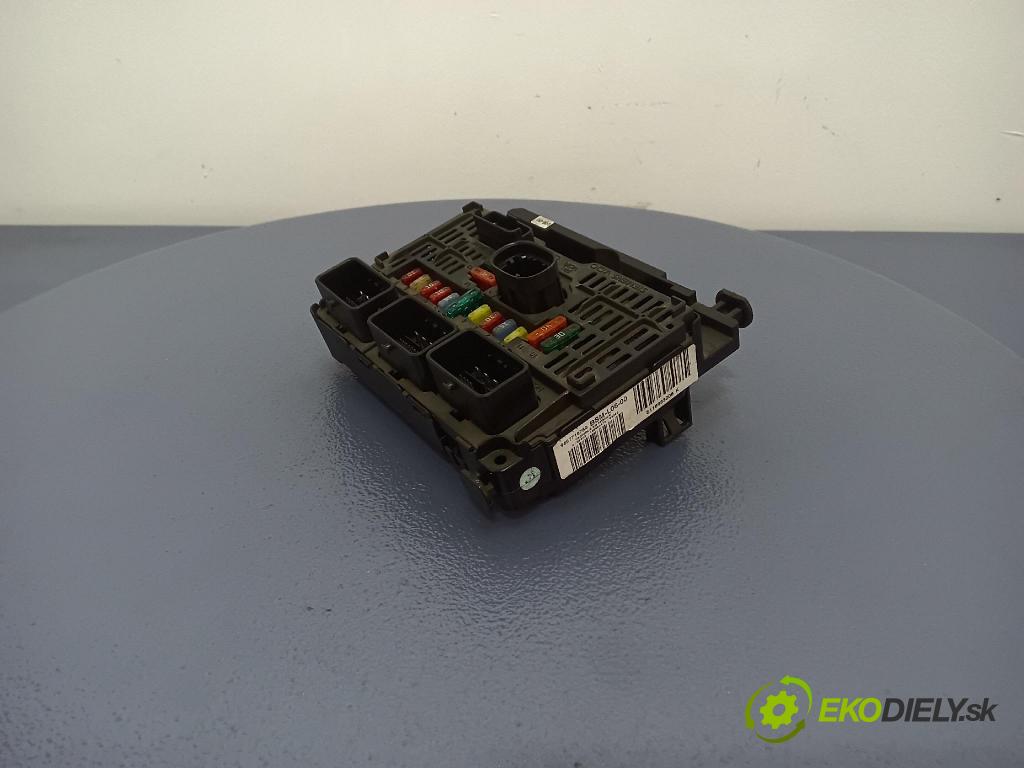 Citroen C5 2005 skříňka Pojistky 9657718780
