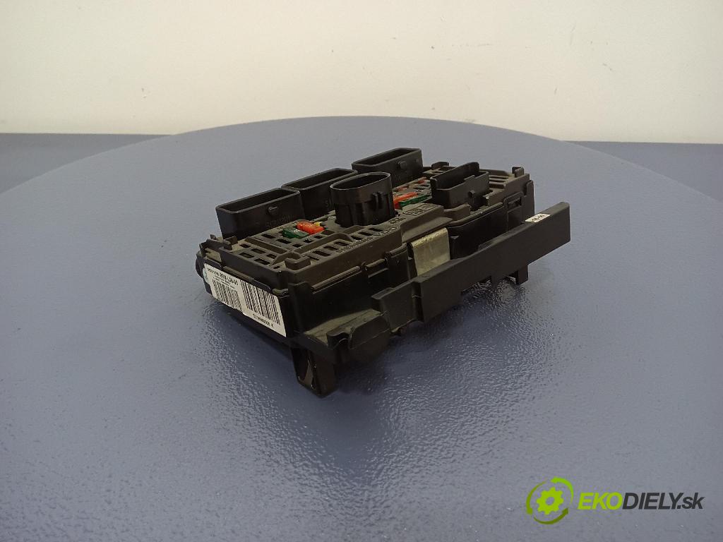 Citroen C5 2005 skříňka Pojistky 9657718780