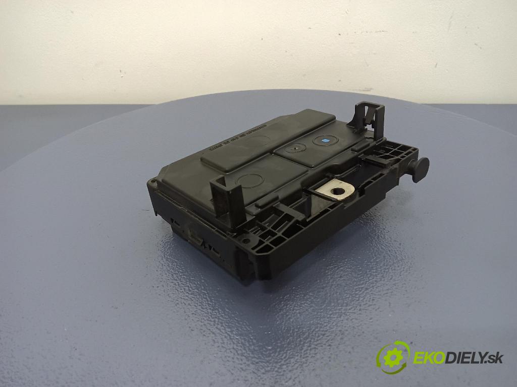 Citroen C5 2005 skříňka Pojistky 9657718780