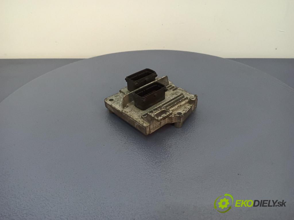 Opel Astra 2004 riadiaca jednotka Motor: 55561172