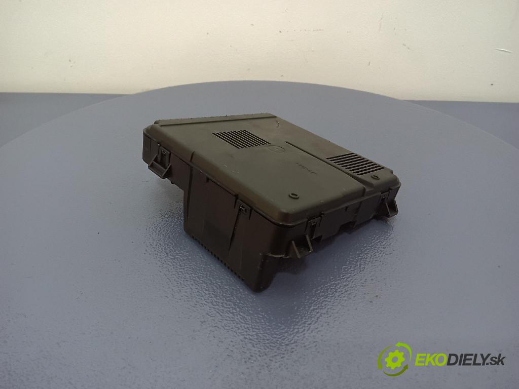 Renault Megane scenic 0 skrinka Poistky: 8200306032A