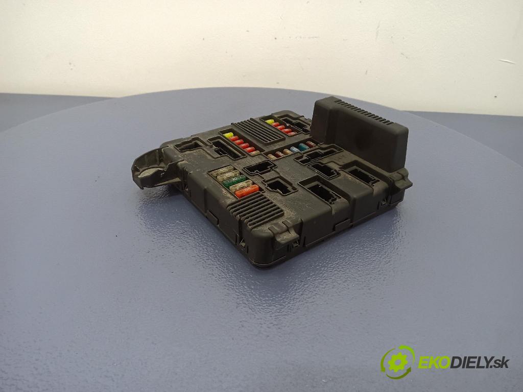 Renault Megane scenic 0 skrinka Poistky: 8200306033A