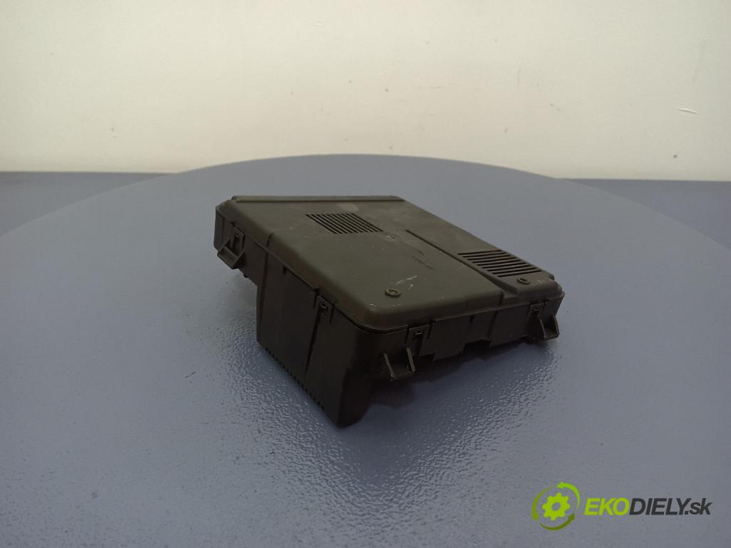 Renault Megane scenic 0 skrinka Poistky: 8200306033A