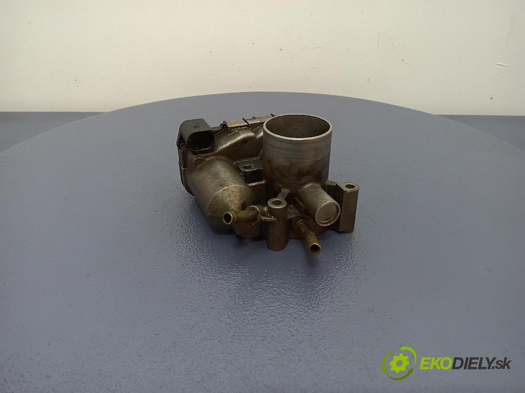 Volkswagen Polo 2000 klapka 030133062C
