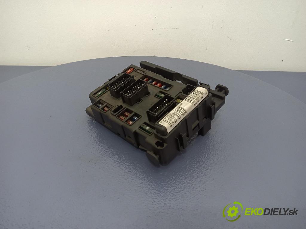 Citroen C5 2001 skříňka Pojistky 9643100980