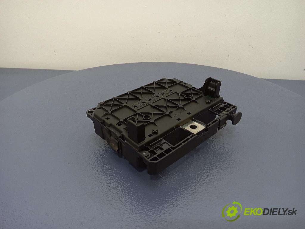 Citroen C5 2001 skříňka Pojistky 9643100980