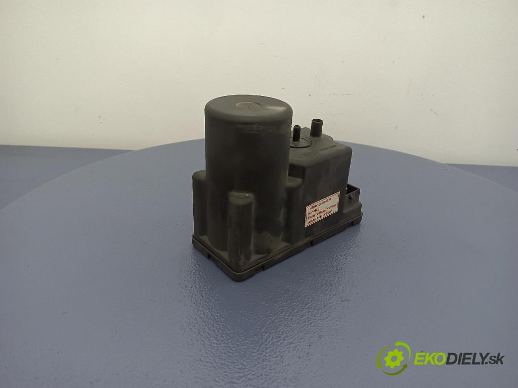Audi A4 0 pompa Centrálny: Zámok: 4A0862257A