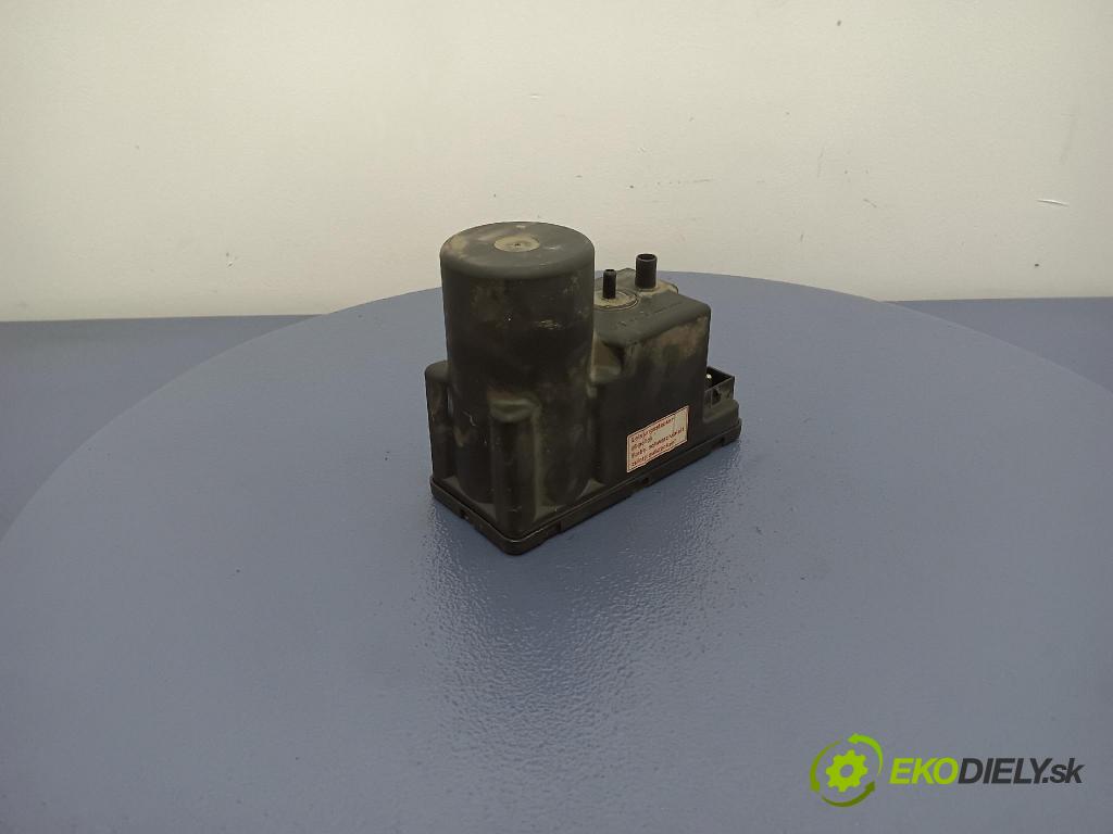 Audi A4 0 pompa Centrálny: Zámok: 4A0862257A
