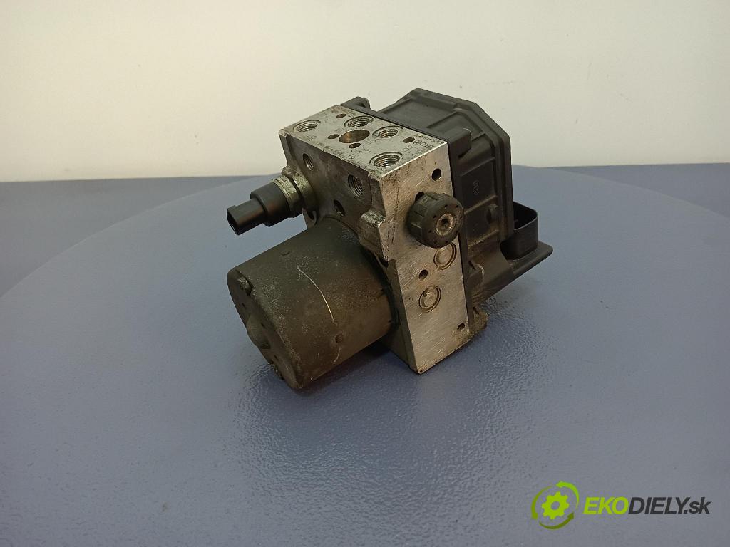 Audi A4 0 čerpadlo ABS x 8E0614517